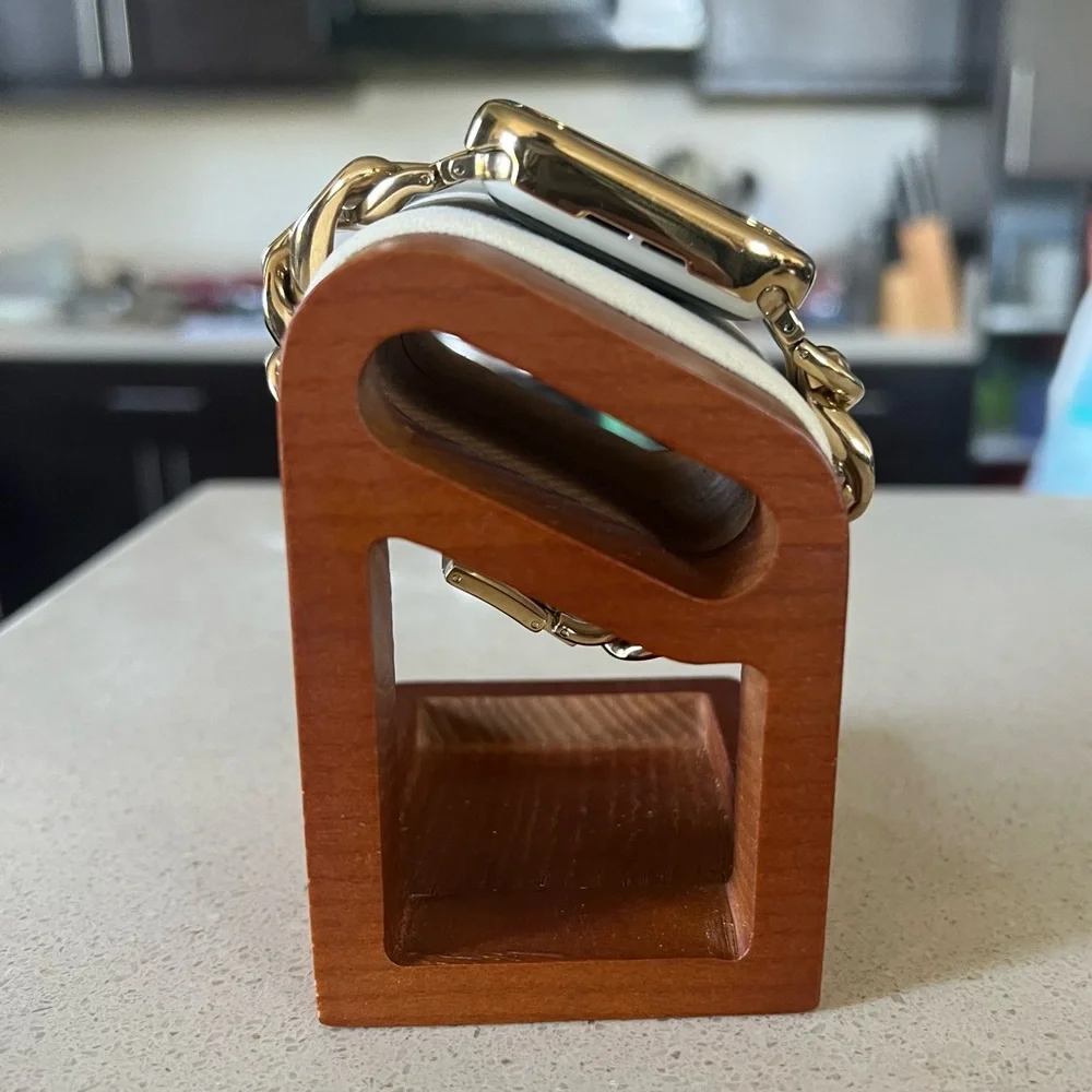 NINA RICCI Apple‎ Watch Case and band.
